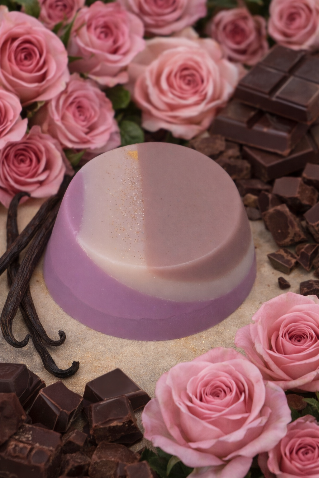 Jabón Artesanal de Rosas, Chocolate y Vainilla – Aroma Floral y Dulce